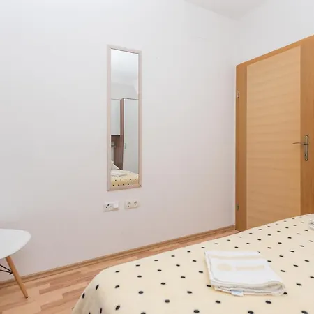 Apartment Vila Nena Tucepi